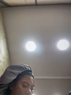 Tayra Siny online show from October 5, 1:20 pm