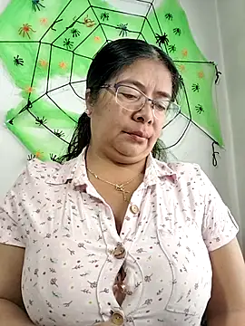 Snapshot of __valentina18 chatting on October 10, 1:10 pm valentina18 online show from October 10, 1:10 pm