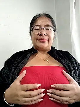 Snapshot of __valentina18 chatting on October 30, 1:12 pm valentina18 online show from October 30, 1:12 pm