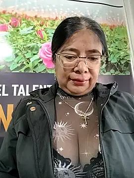   valentina18 online show from May 5, 12:24 pm