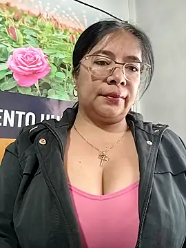   valentina18 online show from May 11, 12:11 pm