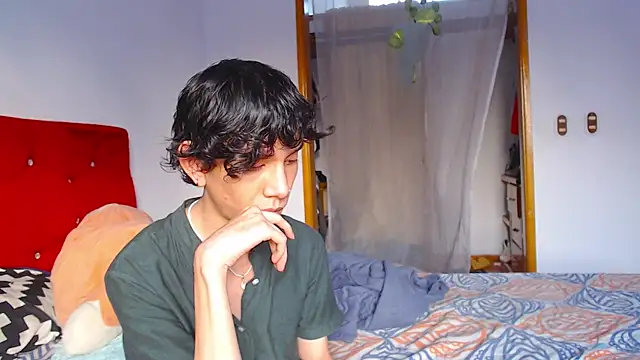 Snapshot of LAICK_01 chatting on April 2, 10:29 pm LAICK 01 online show from April 2, 10:29 pm