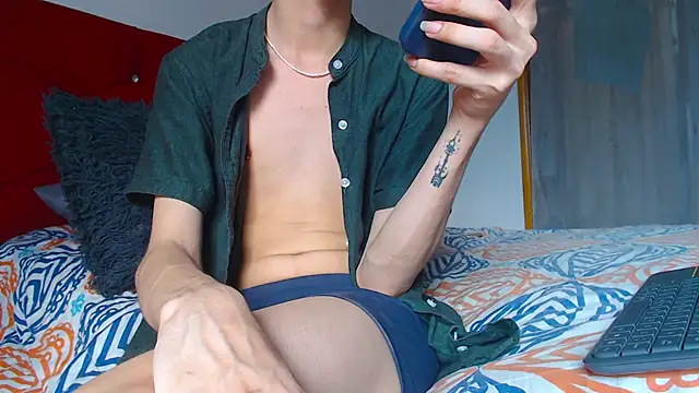 Snapshot of LAICK_01 chatting on April 4, 9:45 pm LAICK 01 online show from April 4, 9:45 pm