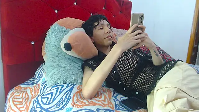 Snapshot of LAICK_01 chatting on April 9, 6:19 am LAICK 01 online show from April 9, 6:19 am