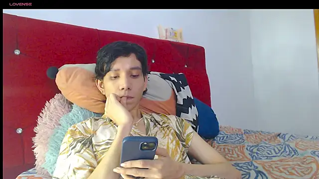 Snapshot of LAICK_01 chatting on April 22, 12:24 am LAICK 01 online show from April 22, 12:24 am