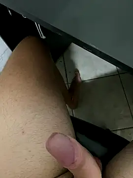 Snapshot of joao_rola182 chatting on September 22, 5:04 pm joao rola182 online show from September 22, 5:04 pm