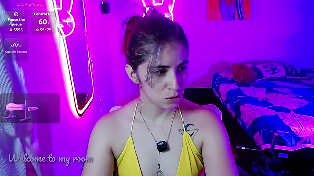 Snapshot of valentina_angel chatting on June 26, 4:28 am valentina angel online show from June 26, 4:28 am