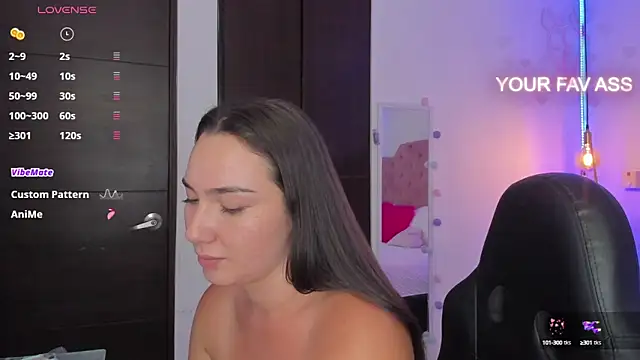 Snapshot of ava_blue chatting on February 13, 1:40 am ava blue online show from February 13, 1:40 am