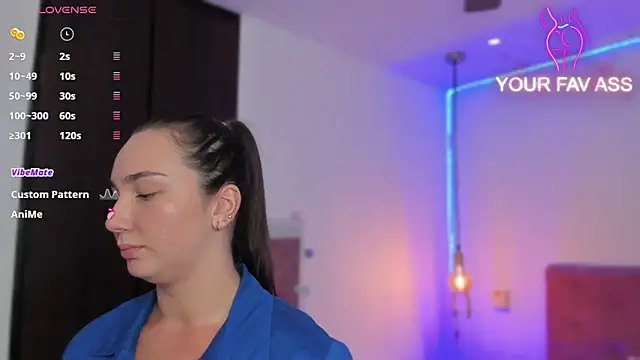 Snapshot of ava_blue chatting on February 14, 1:56 am ava blue online show from February 14, 1:56 am