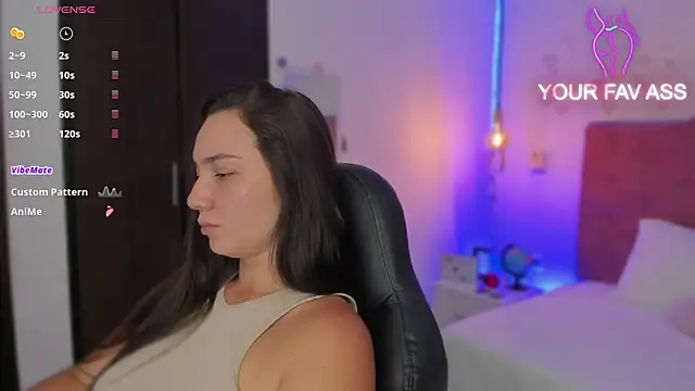 Snapshot of ava_blue chatting on February 20, 8:03 pm ava blue online show from February 20, 8:03 pm