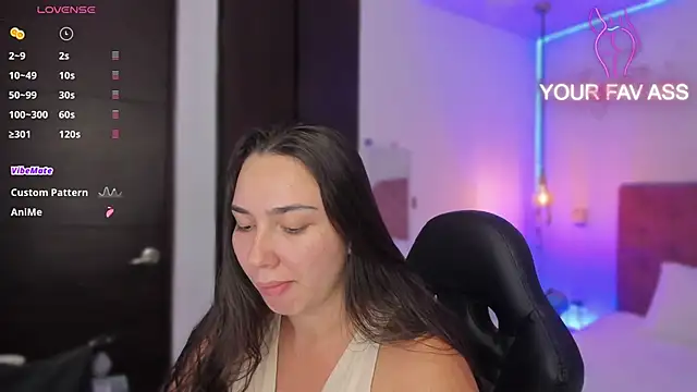 Snapshot of ava_blue chatting on February 21, 7:43 pm ava blue online show from February 21, 7:43 pm