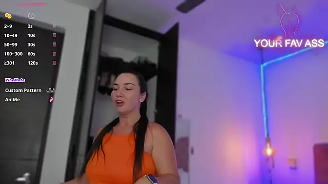 Snapshot of ava_blue chatting on February 23, 2:07 am ava blue online show from February 23, 2:07 am