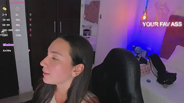 Snapshot of ava_blue chatting on March 22, 7:31 pm ava blue online show from March 22, 7:31 pm