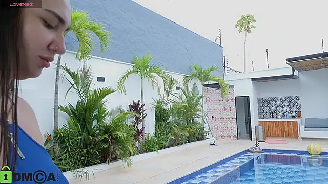 Snapshot of ava_blue chatting on October 5, 11:41 am ava blue online show from October 5, 11:41 am