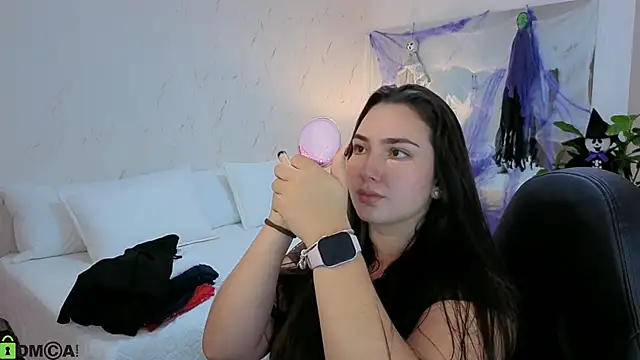 Snapshot of ava_blue chatting on October 20, 7:47 pm ava blue online show from October 20, 7:47 pm