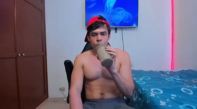 Snapshot of Lucian_Gomez_ chatting on March 4, 1:17 pm Lucian Gomez online show from March 4, 1:17 pm