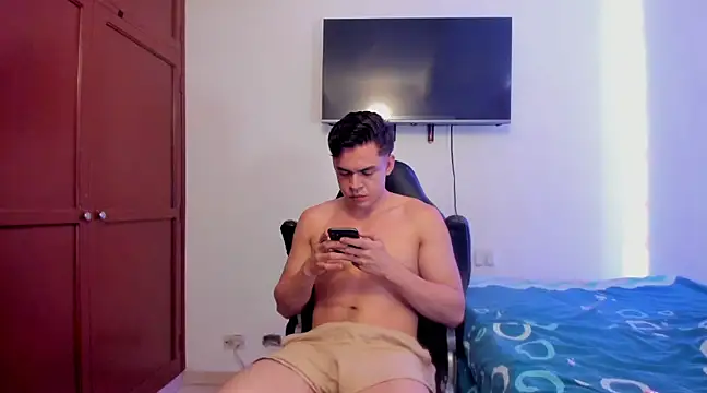 Snapshot of Lucian_Gomez_ chatting on March 5, 2:56 pm Lucian Gomez online show from March 5, 2:56 pm