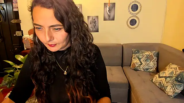 emma luxy online show from February 20, 2:07 am