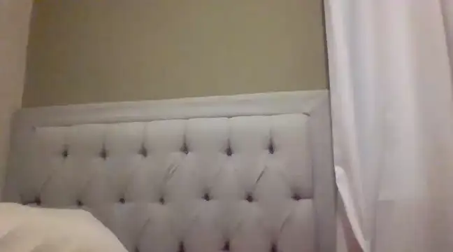 Snapshot of Tomthelong chatting on January 16, 8:22 am Tomthelong online show from January 16, 8:22 am