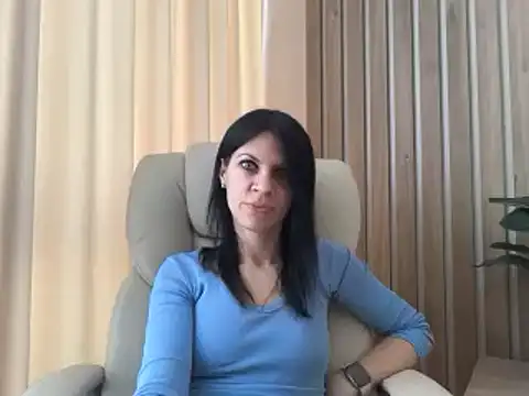 Snapshot of InjaAtHome chatting on April 7, 6:14 am InjaAtHome online show from April 7, 6:14 am