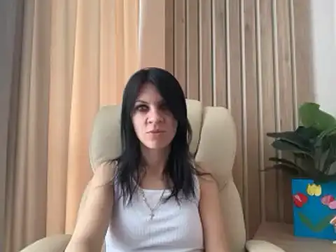 Snapshot of InjaAtHome chatting on April 11, 6:40 am InjaAtHome online show from April 11, 6:40 am