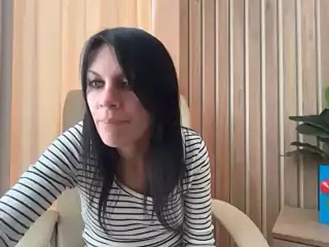 Snapshot of InjaAtHome chatting on April 21, 12:22 pm InjaAtHome online show from April 21, 12:22 pm