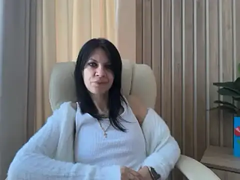 Snapshot of InjaAtHome chatting on April 22, 5:54 am InjaAtHome online show from April 22, 5:54 am