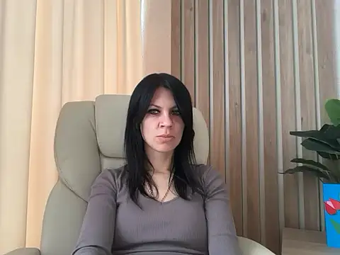 Snapshot of InjaAtHome chatting on April 25, 6:38 am InjaAtHome online show from April 25, 6:38 am