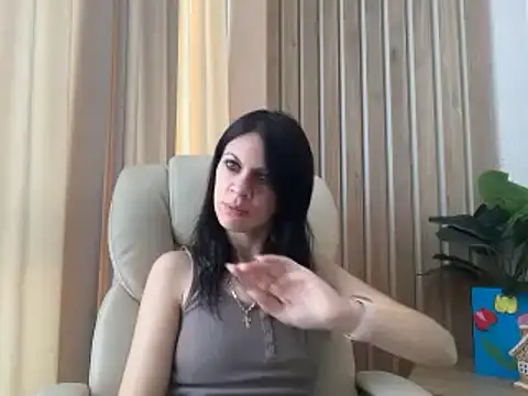 Snapshot of InjaAtHome chatting on May 5, 6:21 am InjaAtHome online show from May 5, 6:21 am