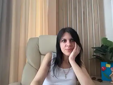 Snapshot of InjaAtHome chatting on May 7, 8:42 am InjaAtHome online show from May 7, 8:42 am