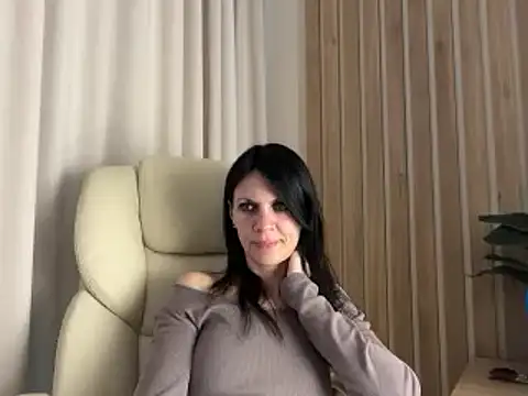 Snapshot of InjaAtHome chatting on May 11, 5:43 pm InjaAtHome online show from May 11, 5:43 pm