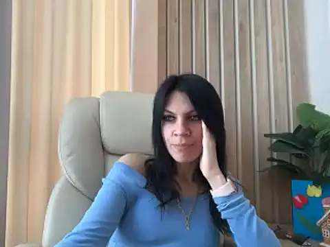 Snapshot of InjaAtHome chatting on May 14, 5:25 am InjaAtHome online show from May 14, 5:25 am