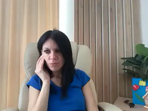 Snapshot of InjaAtHome chatting on May 16, 8:11 am InjaAtHome online show from May 16, 8:11 am