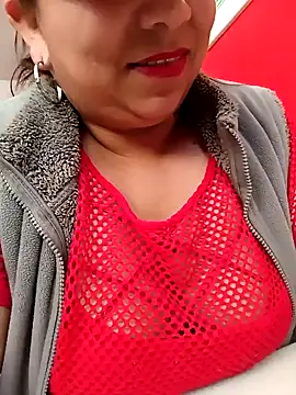 Snapshot of Alyona21 chatting on December 16, 8:37 pm Alyona21 online show from December 16, 8:37 pm