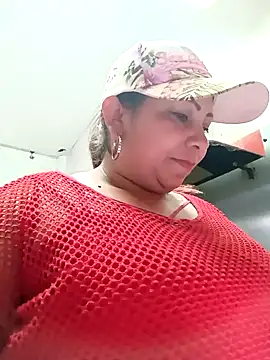 Snapshot of Alyona21 chatting on December 16, 11:39 pm Alyona21 online show from December 16, 11:39 pm