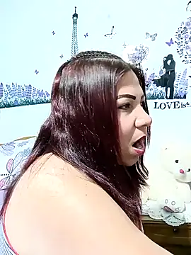 Snapshot of Alyona21 chatting on January 18, 11:33 pm Alyona21 online show from January 18, 11:33 pm