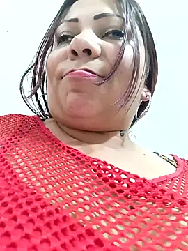 Snapshot of Alyona21 chatting on February 6, 12:22 am Alyona21 online show from February 6, 12:22 am