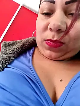 Snapshot of Alyona21 chatting on March 21, 1:56 pm Alyona21 online show from March 21, 1:56 pm
