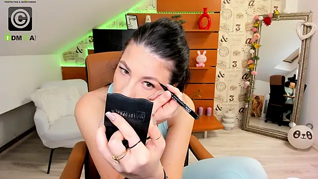 EmillyTaylor online show from October 21, 3:40 am