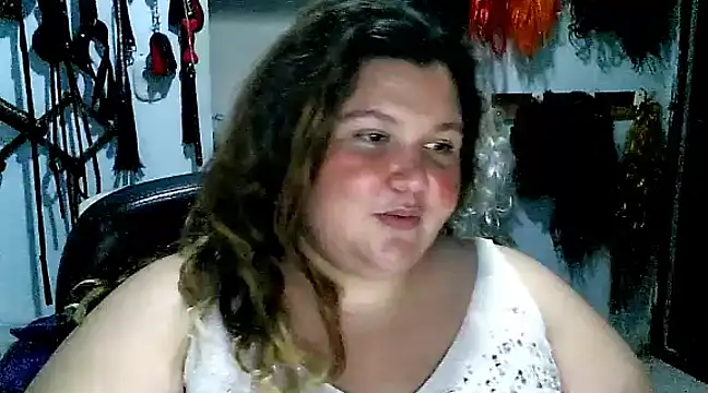 Snapshot of squirt322bbw chatting on January 23, 10:22 pm squirt322bbw online show from January 23, 10:22 pm