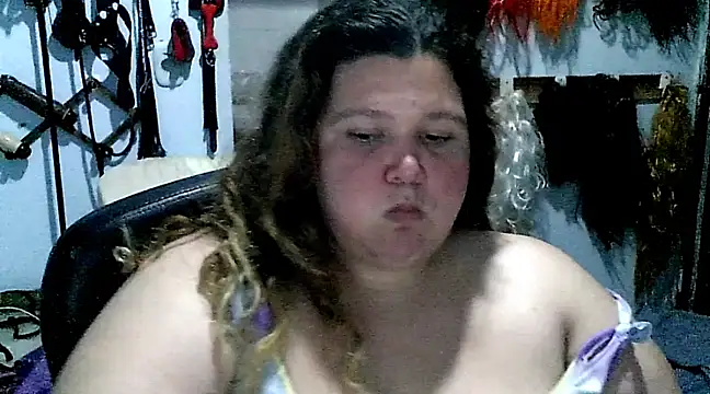 Snapshot of squirt322bbw chatting on February 6, 12:33 am squirt322bbw online show from February 6, 12:33 am