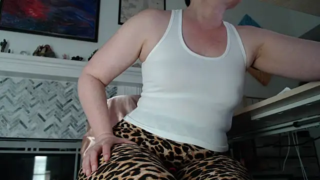 AuroraWillows online show from March 22, 11:57 am