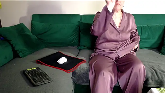 JoannaAndNeighbour online show from May 7, 5:02 am