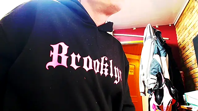 Fem-Boy40 online show from April 5, 10:29 pm