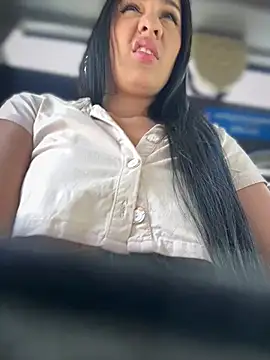 Snapshot of __IRIS__ chatting on February 19, 5:31 pm IRIS online show from February 19, 5:31 pm