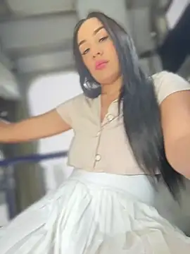 Snapshot of __IRIS__ chatting on March 17, 2:09 pm IRIS online show from March 17, 2:09 pm