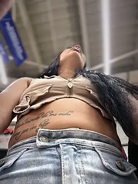 Snapshot of __IRIS__ chatting on March 20, 5:07 pm IRIS online show from March 20, 5:07 pm