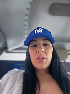 Snapshot of __IRIS__ chatting on March 25, 2:12 pm IRIS online show from March 25, 2:12 pm