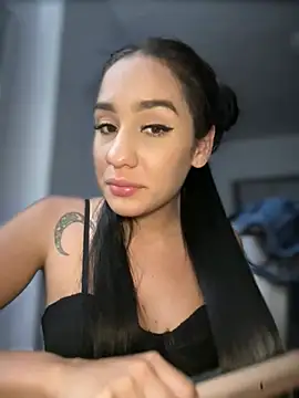 Snapshot of __IRIS__ chatting on March 26, 8:25 pm IRIS online show from March 26, 8:25 pm