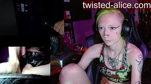 alicewonder09 online show from May 3, 3:01 am